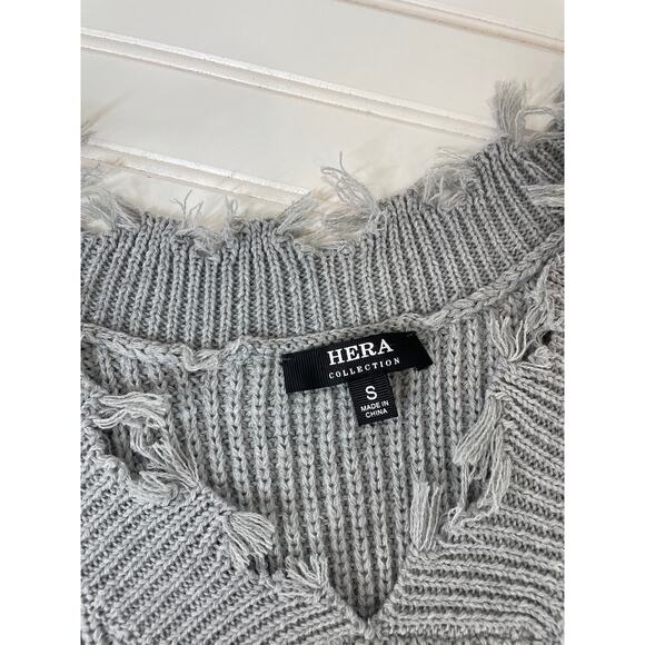 Hera Collection Gray Distressed Look Deep V-Neck Pullover Cropped Sweater Size S - Picture 4 of 6
